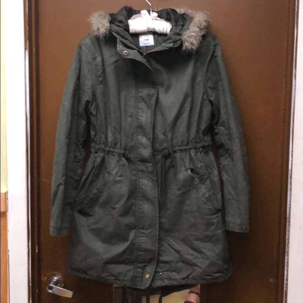 Jacket with fishtail back